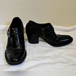 Born booties size 7.5